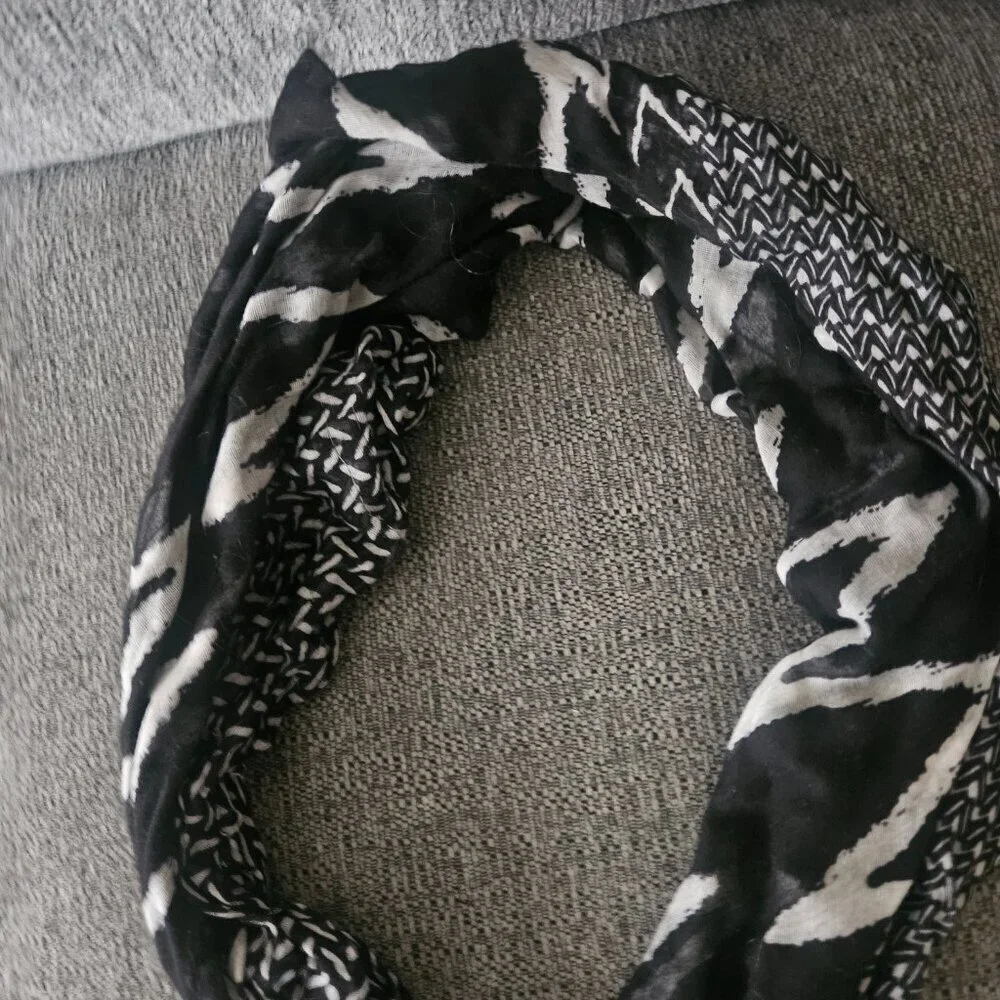 Gorgeous Infinity geometric tribal black and white zebra print lightweight scarf